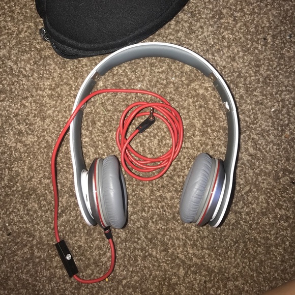 Beats Headphones: GREAT Condition!! - Picture 4 of 4